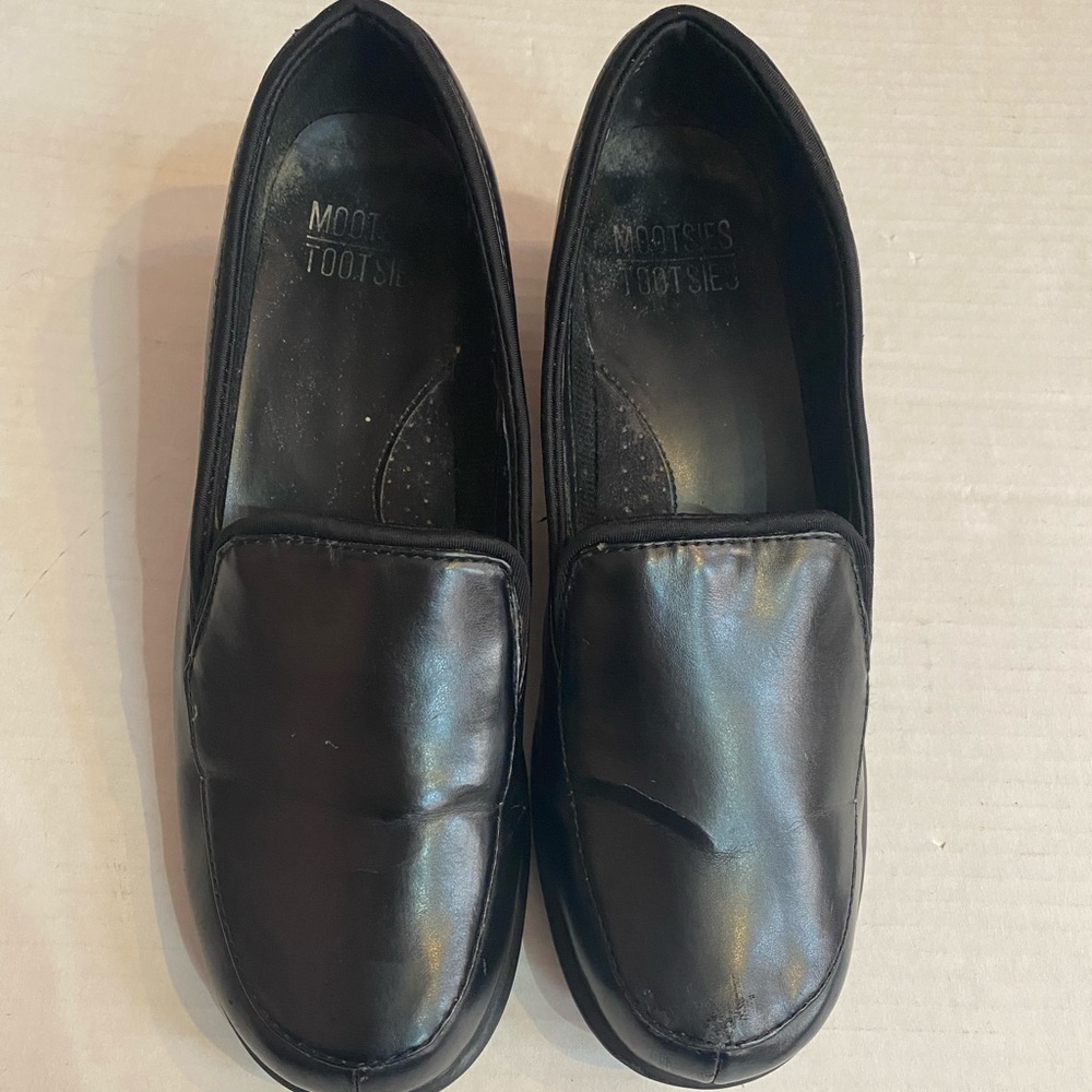 Moalandrak Mootsie Tootsies Black Women 71/2 W Loafers Pre-Owned